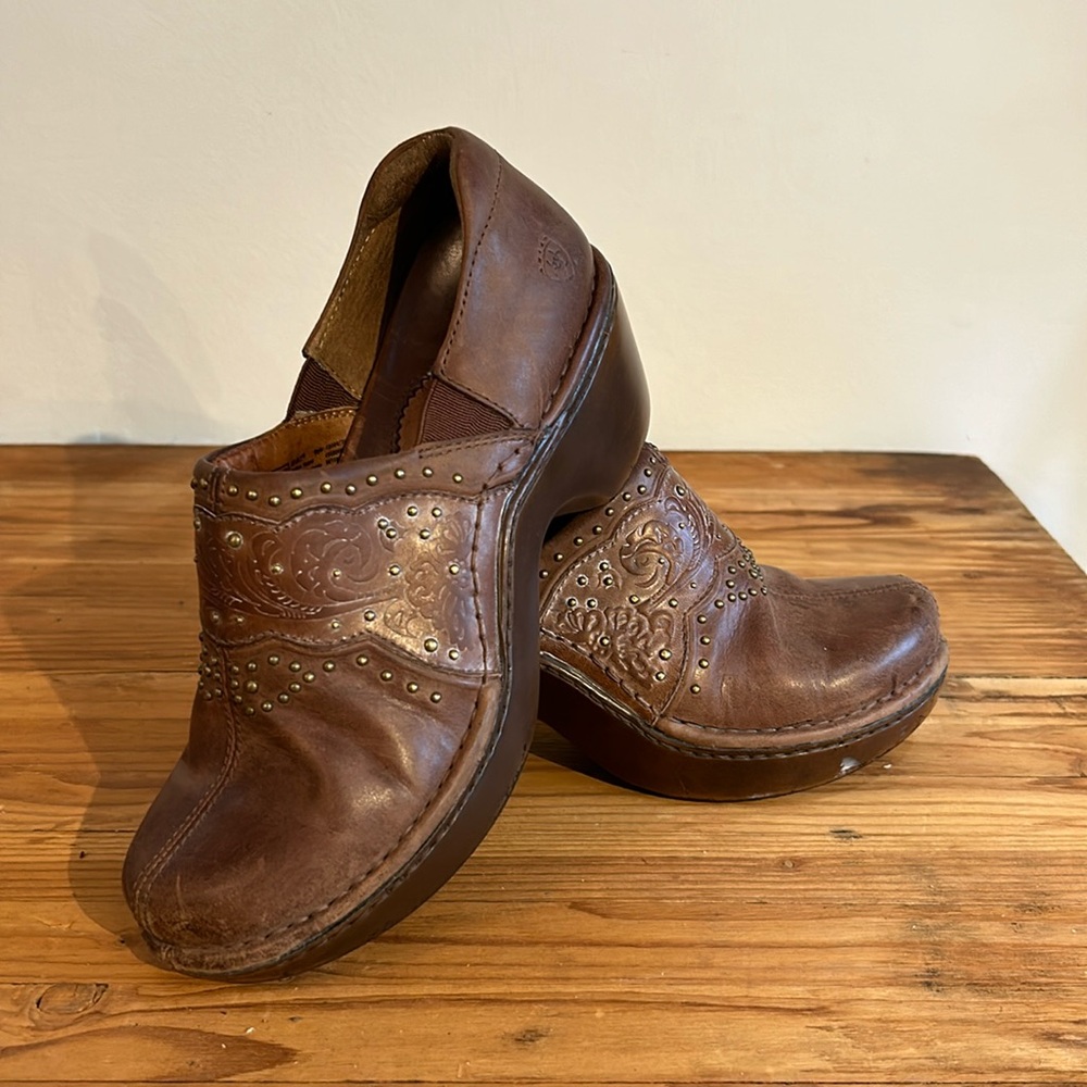 Ariat Brown Leather Cutout Studded Career Shoes Comfort Clogs Mules 7.5 western